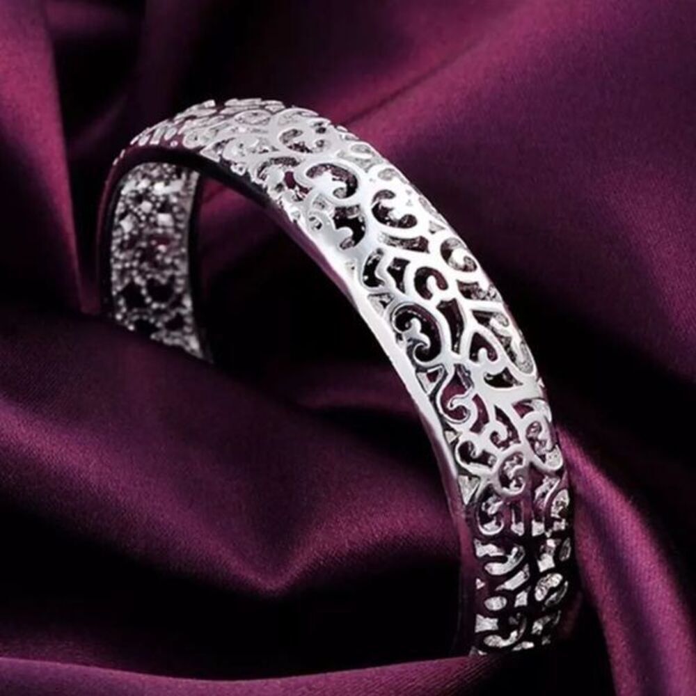 The Boho Heart open bangle bracelets in 925